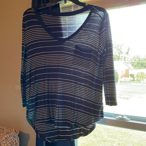 Quarter sleeve blouse